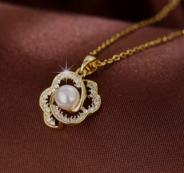 Collar Perla de la flor